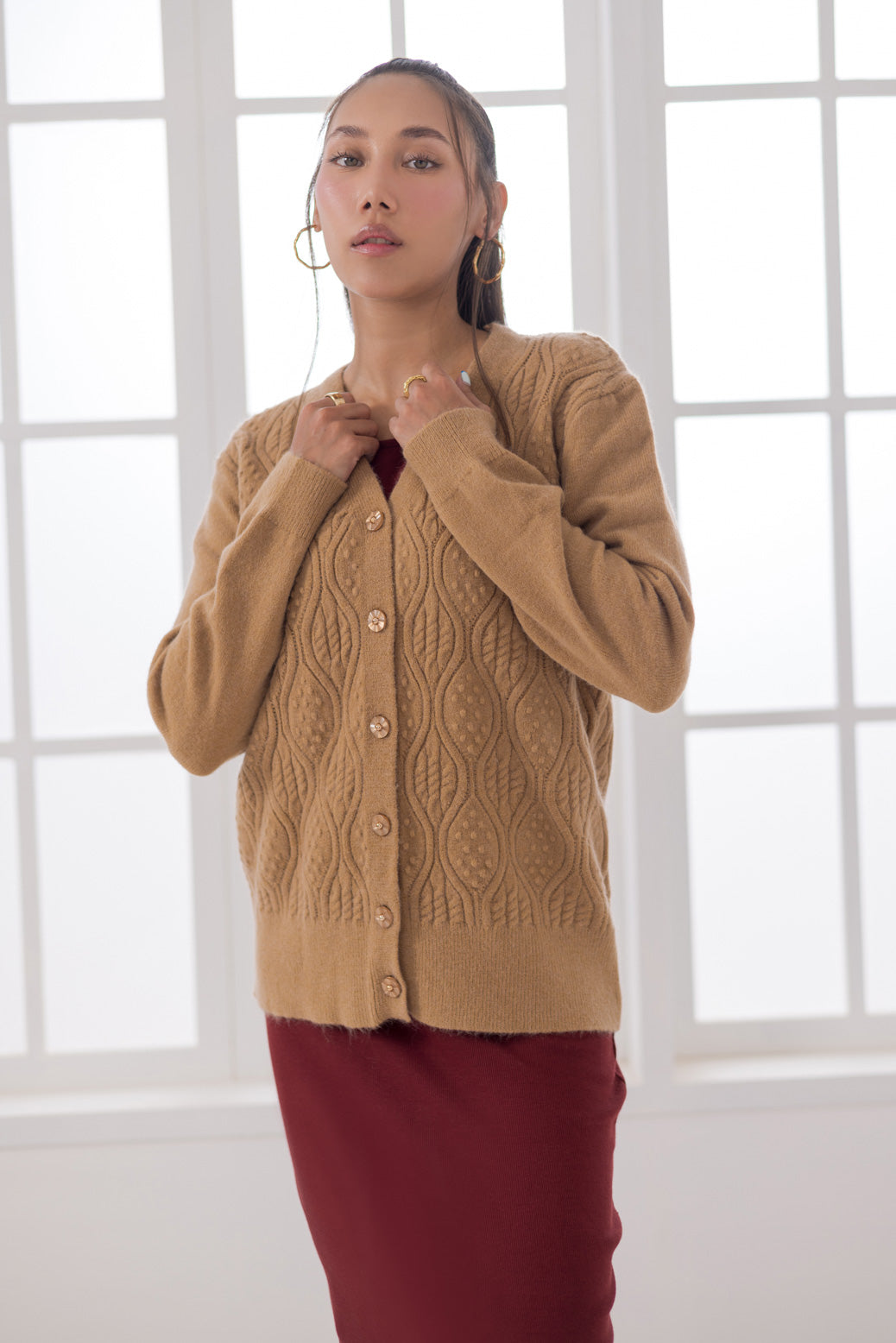 GOLDEN-V-NECK FULL SLEEVES CARDIGAN SWEATER (24X-015-66)