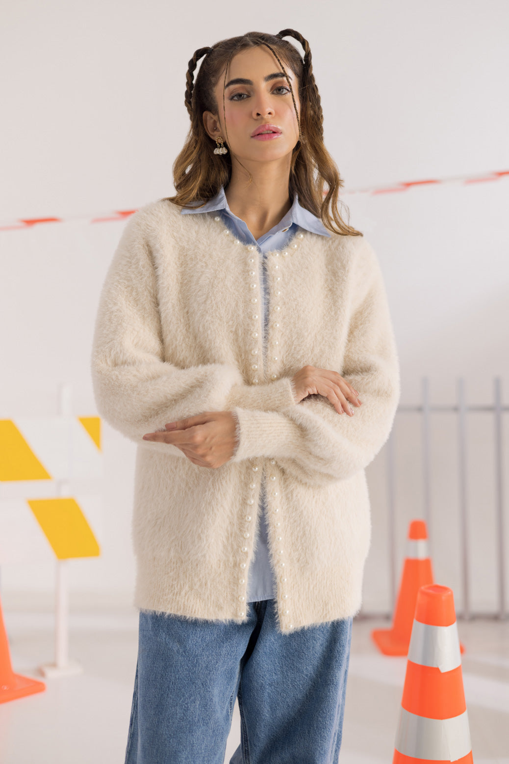 OFF WHITE ROUND NECK FULL SLEEVES CARDIGAN SWEATER (24X-020-66)