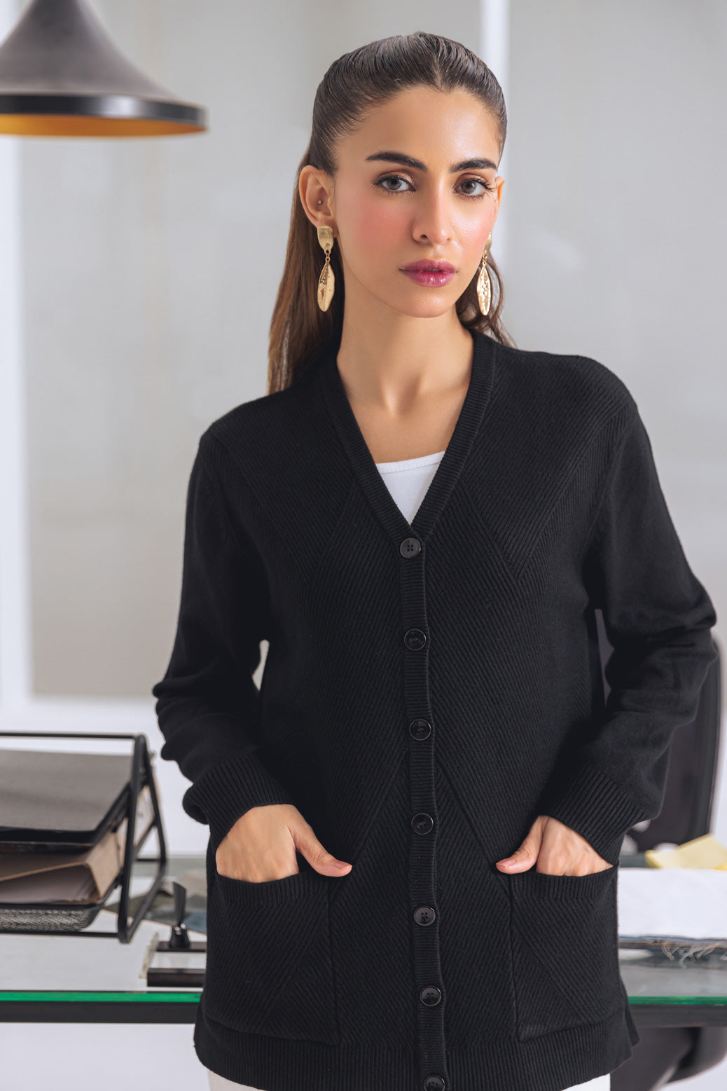 BLACK-FULL SLEEVE V-NECK-CARDIGAN SWEATER (24X-161-66)